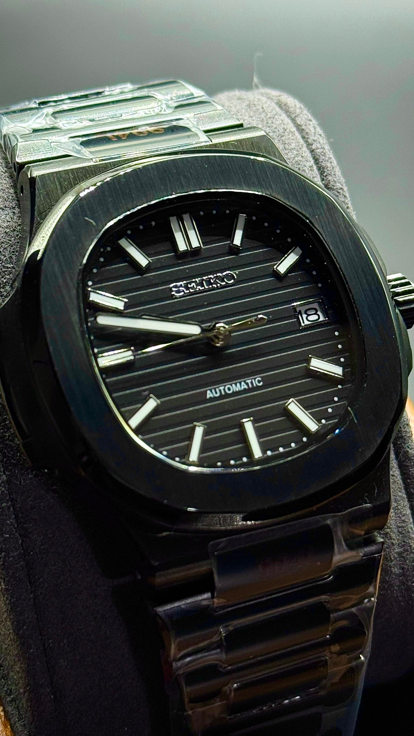 Nautilus BLACK automatico